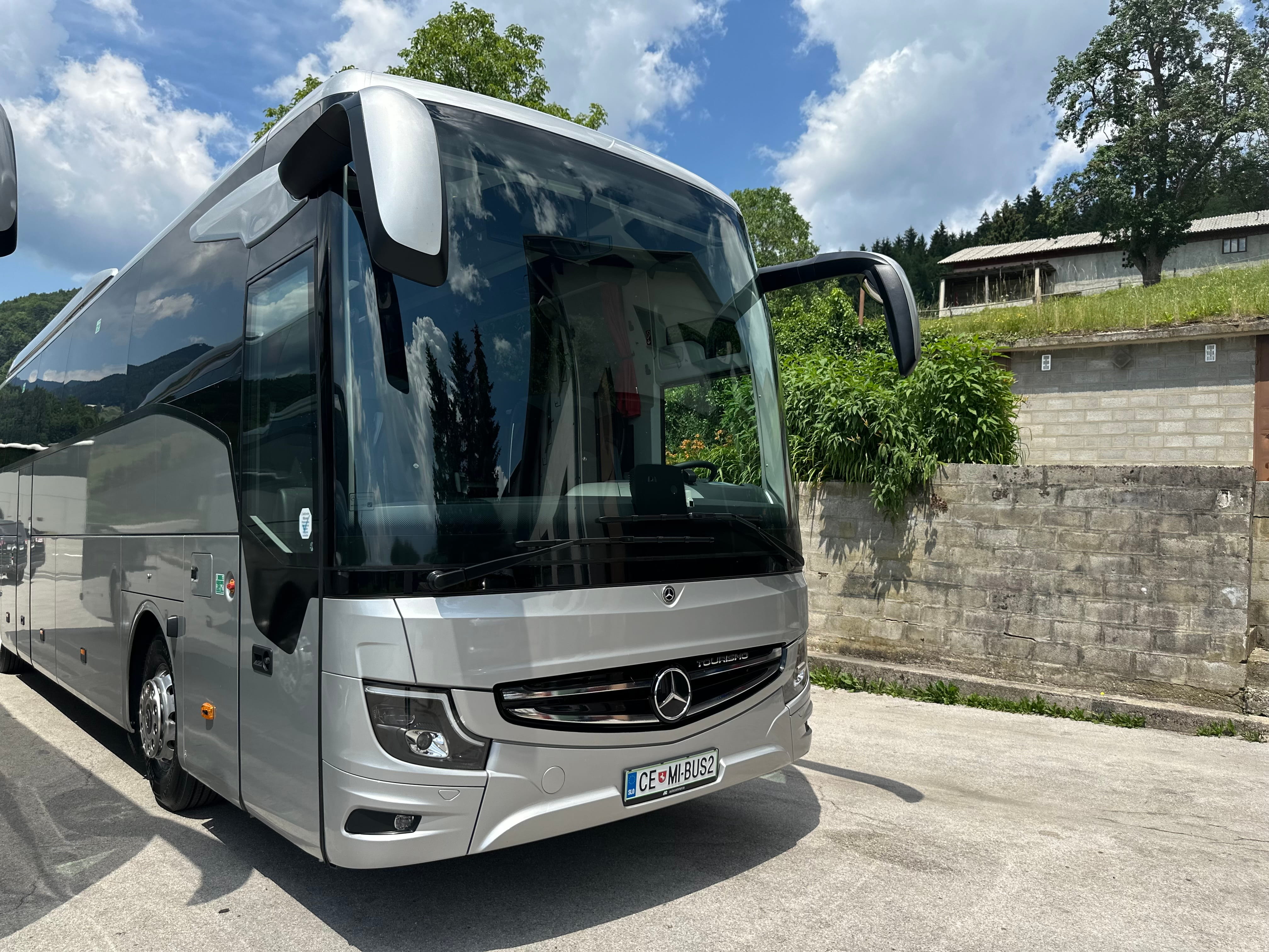 Mercedez-Benz Tourismo 16RHD – glavna slika